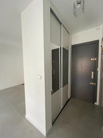 SEH-JM63 - Lille Solférino - T1 de 29,16m² - Parking