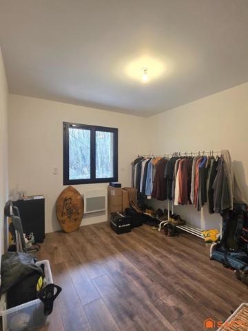 Maison moderne de plain-pied 2025 avec jardin