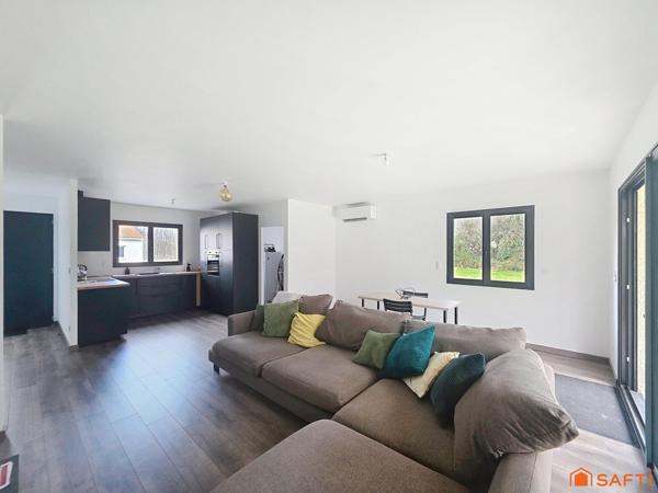 Maison moderne de plain-pied 2025 avec jardin