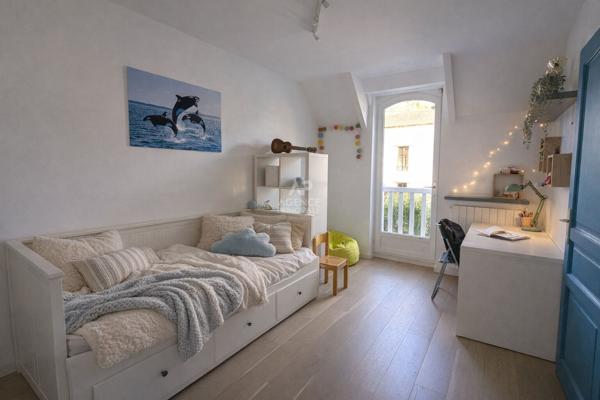 Maison - Le Mesnil Le Roi €950 000 ** - Référence 4627