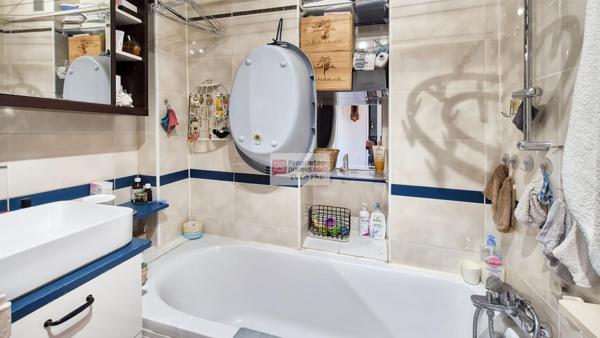 Appartement  4 pièces  bon état  67 m2  loggia  L'Epi d'Or à Saint Cyr L Ecole