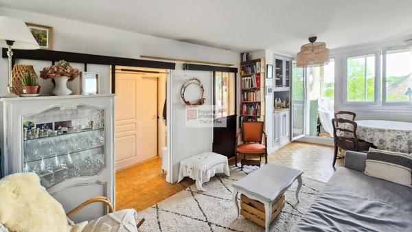 Appartement  4 pièces  bon état  67 m2  loggia  L'Epi d'Or à Saint Cyr L Ecole