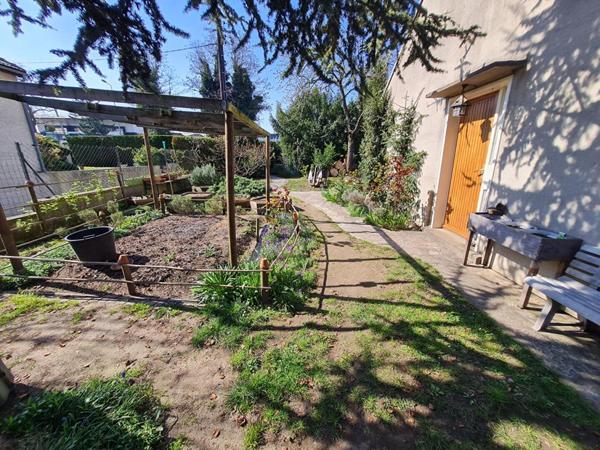 Maison  6 pièces 4 chambres environ 148.44 m2