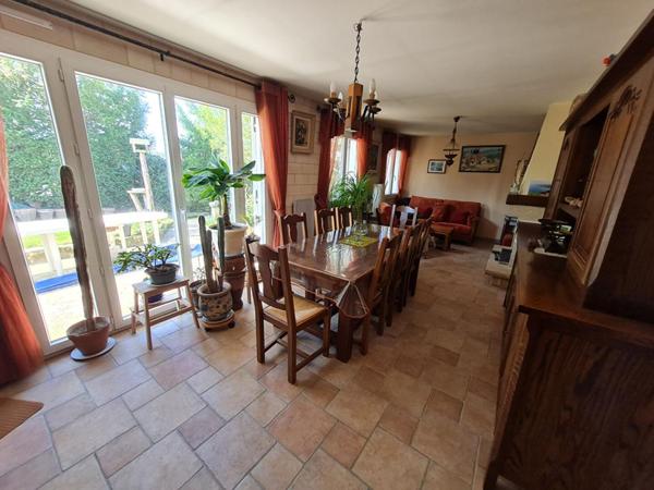 Maison  6 pièces 4 chambres environ 148.44 m2