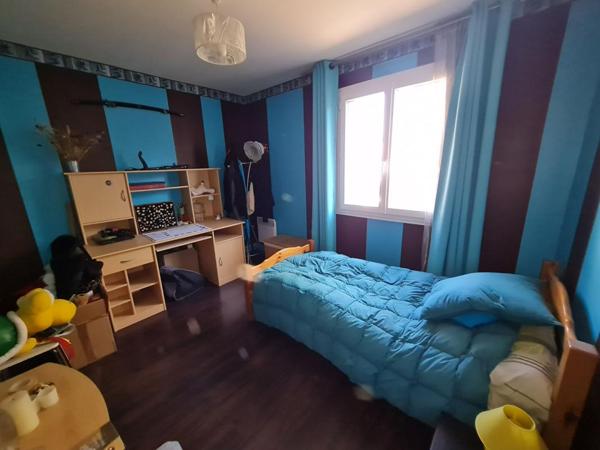 Maison  6 pièces 4 chambres environ 148.44 m2