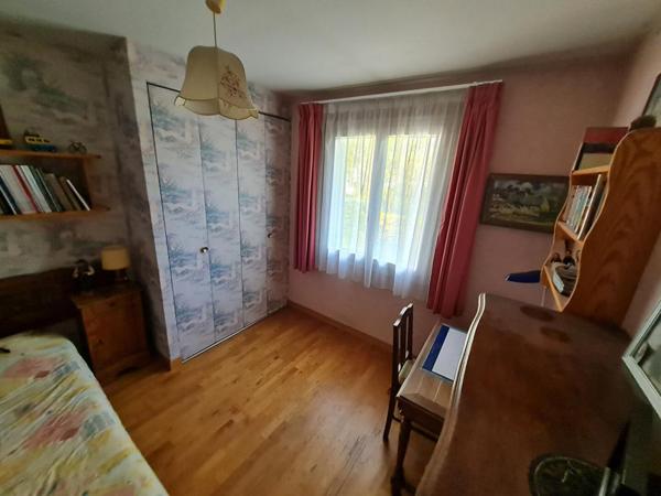 Maison  6 pièces 4 chambres environ 148.44 m2