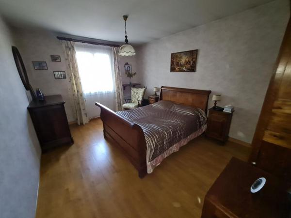 Maison  6 pièces 4 chambres environ 148.44 m2