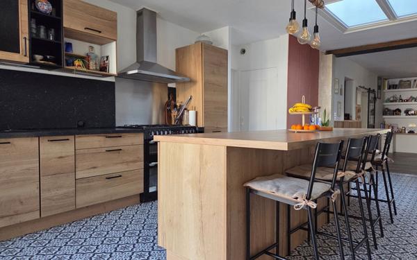 Maison à vendre    6 pièces •  La Rochelle