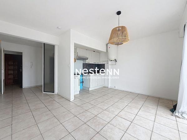 STUDIO DE 34 M² AVEC BALCON ET PLACE DE PARKING - PERPIGNAN