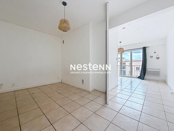 STUDIO DE 34 M² AVEC BALCON ET PLACE DE PARKING - PERPIGNAN