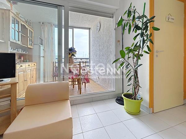 FRONTIGNAN PLAGE T2 CABINE LOGGIA PARKING VUE PORT A VENDRE