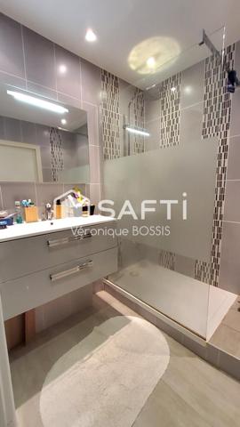 T3, dernier étage avec terrasse et parking privatif