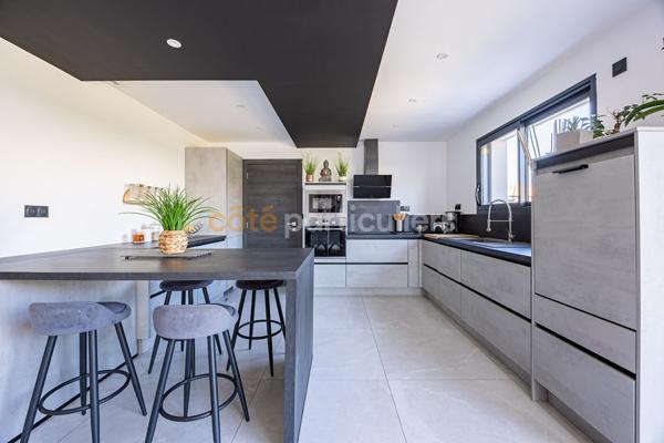 Vente
                Maison138 m² - 6 Pièces -
                    LA CHAPELLE BASSE MER (44450)