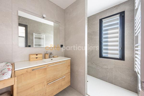 Vente
                Maison138 m² - 6 Pièces -
                    LA CHAPELLE BASSE MER (44450)