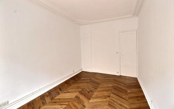 Appartement à louer    3 pièces • 75 m2 Paris 5