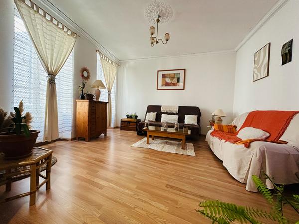 47440 CASSENEUIL À Casseneuil, magnifique maison de caractère avec jardin