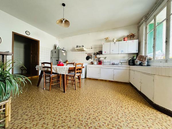 47440 CASSENEUIL À Casseneuil, magnifique maison de caractère avec jardin