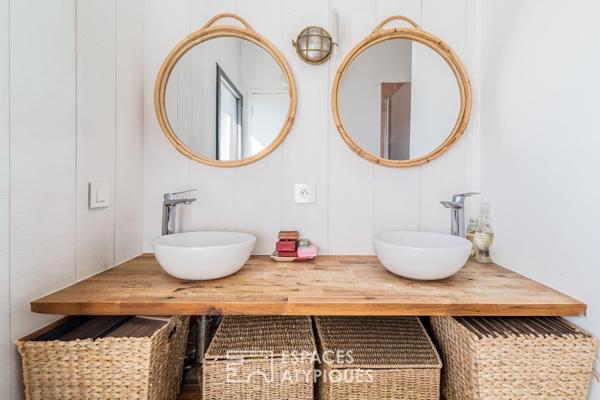 Esprit beach house et ossature bois pour un été qui ne finit jamais