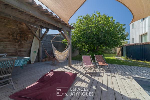Esprit beach house et ossature bois pour un été qui ne finit jamais