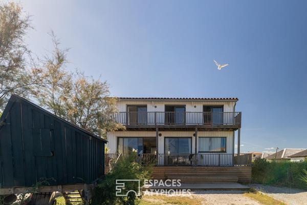 Esprit beach house et ossature bois pour un été qui ne finit jamais