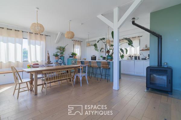 Esprit beach house et ossature bois pour un été qui ne finit jamais