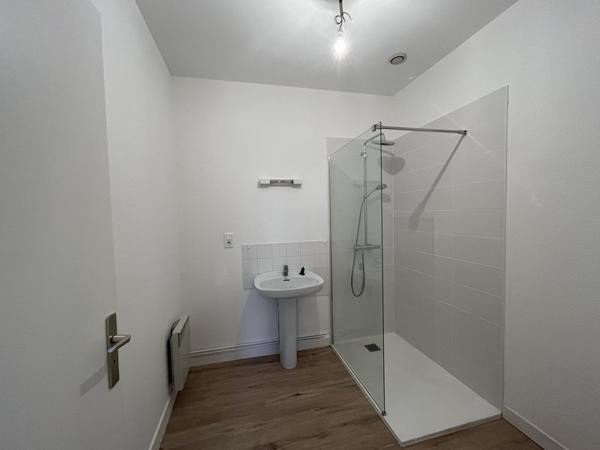 Immeuble à vendre |  Saint-Amand-Montrond |  220 m²