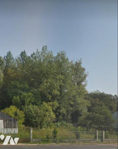 15 mn de la gare SNCF et centre village de Voulx,  terrain constructible de 783 m² .