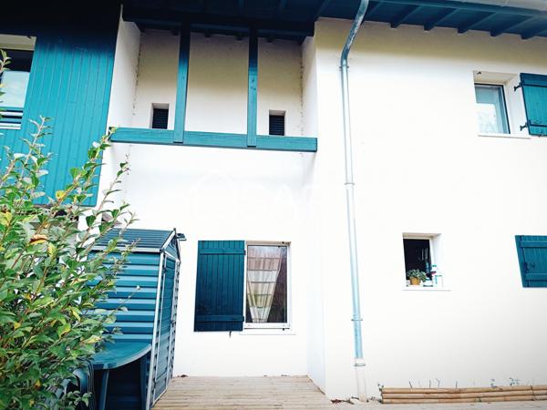 ARBONNE T4 AVEC JARDIN, TERRASSE, CAVE ET PLACE DE PARKING