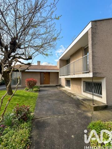 Maison à vendre 7 pièces 175 m² Mérignac