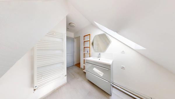 Location                                                      Appartement
                        
                     2 pièces                      36 m2                     à Chartres