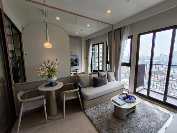 The Reference Sathorn Wongwianyai. Condominiums urbains design à 130m du BTS Wongwian Yai