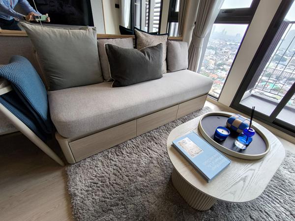 The Reference Sathorn Wongwianyai. Condominiums urbains design à 130m du BTS Wongwian Yai