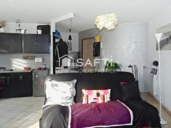 Appartement de deux pièces avec terrasse