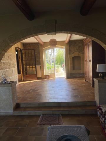 Vente Maison 6 pièces 228 m2 à Cornillon-Confoux