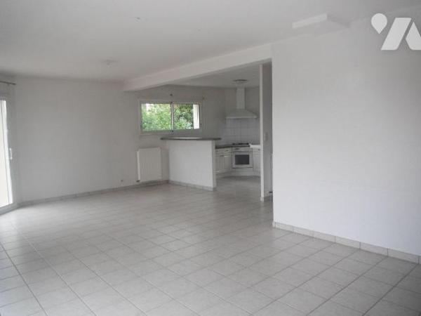 EXCLUSIVITE - PACE Quartier VERGEAL - Emplacement idéal en fond d'impasse au calme, arrêt de bu...