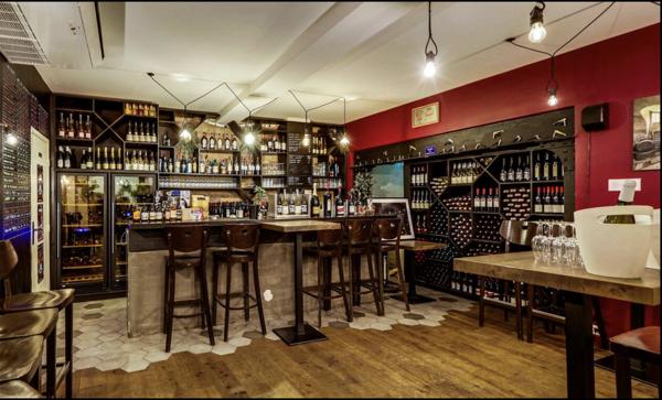 75002 - BAR A VIN LICENCE 4 - 121 M2