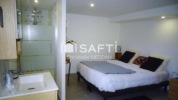 Sans vis à vis, jardin exposé Sud/Ouest.