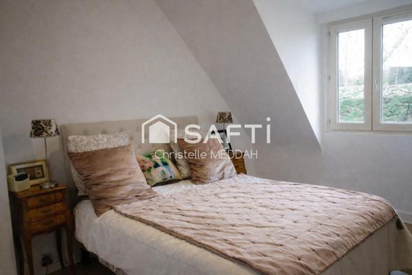 Sans vis à vis, jardin exposé Sud/Ouest.