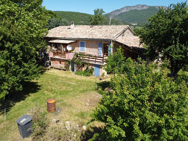 Maison EN PIERRE secteur SISTERON de 266 m2 Bâtisse en pierres avec vue panoramique  Alpes de hautes provence