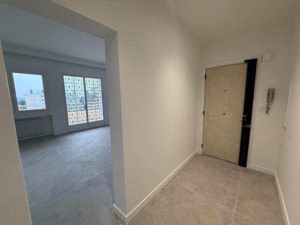 Cannes-Maréchal Juin : 3-4 pièces rénové atypique, jardin et terrasse