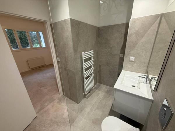 Cannes-Maréchal Juin : 3-4 pièces rénové atypique, jardin et terrasse