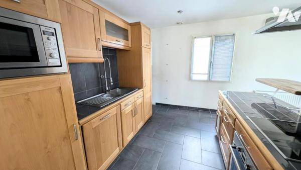 Pr Commodités sur 932m² Villa ossature bois 121m² hab; vie plain pied possible;