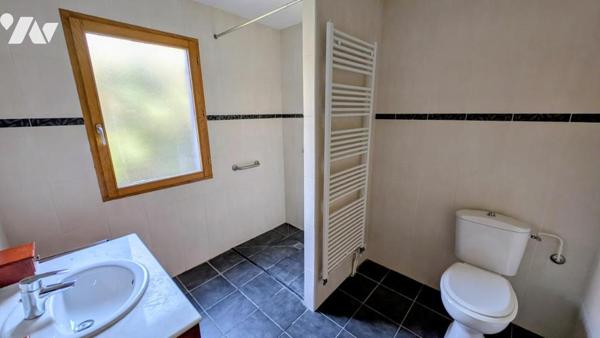 Pr Commodités sur 932m² Villa ossature bois 121m² hab; vie plain pied possible;