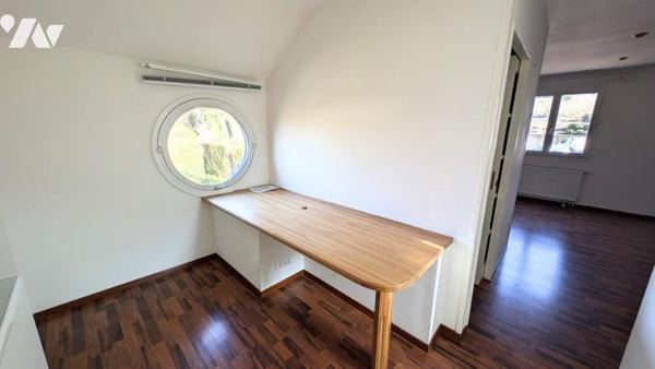 Pr Commodités sur 932m² Villa ossature bois 121m² hab; vie plain pied possible;