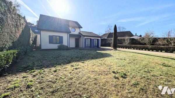 Pr Commodités sur 932m² Villa ossature bois 121m² hab; vie plain pied possible;