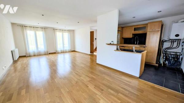 Pr Commodités sur 932m² Villa ossature bois 121m² hab; vie plain pied possible;