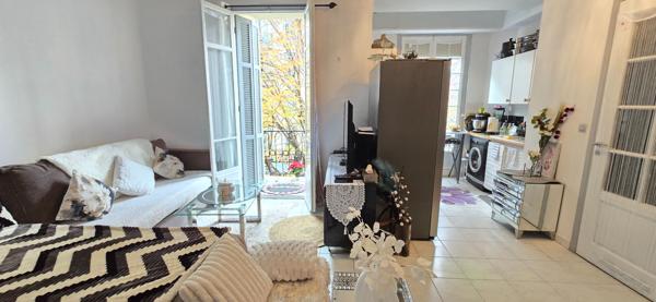 Nice grand studio 30,21 m² sud-ouest quartier Riquier/TNL