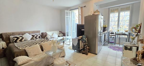 Nice grand studio 30,21 m² sud-ouest quartier Riquier/TNL