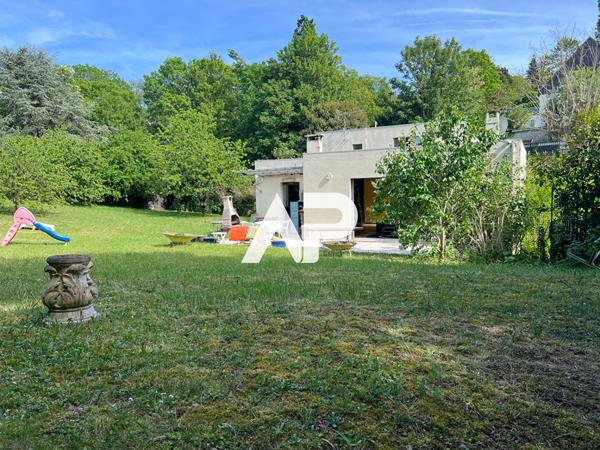 Maison Montmorency 5 pièce(s) 200m2 895 000 € **  - Référence  1129