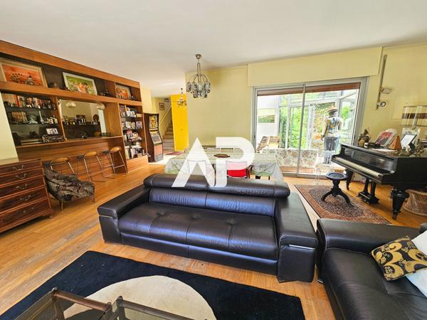 Maison Montmorency 5 pièce(s) 200m2 895 000 € **  - Référence  1129
